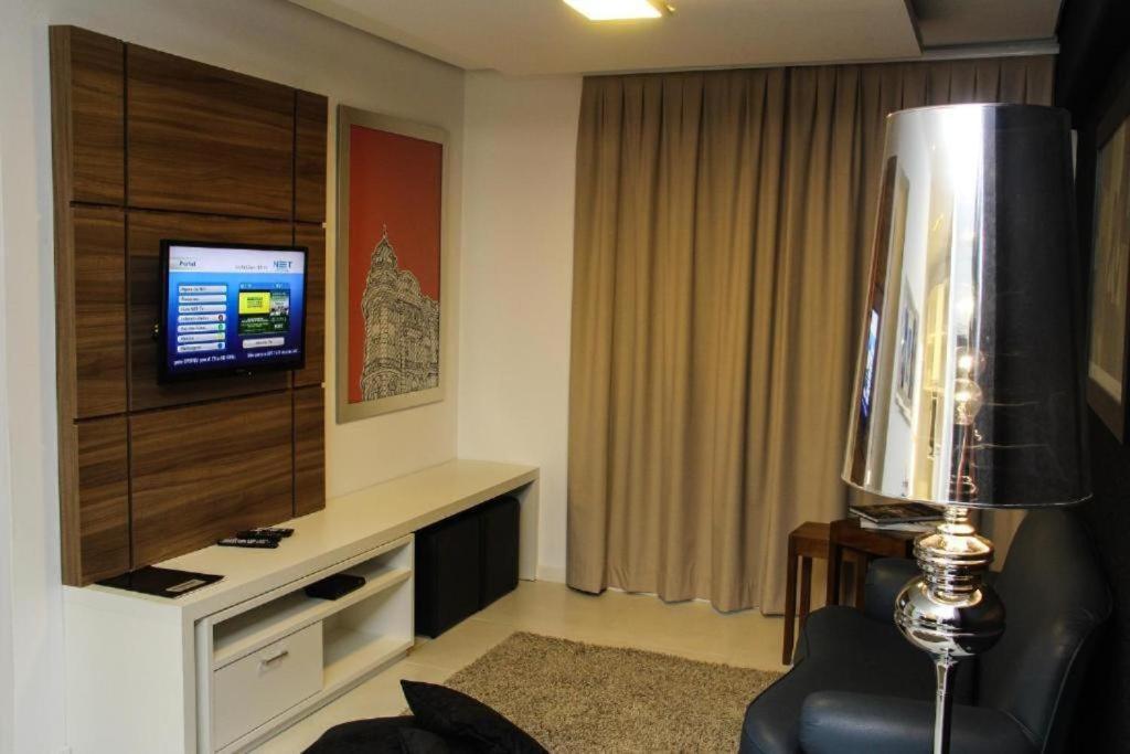 M Tower Hotel ペロタス エクステリア 写真