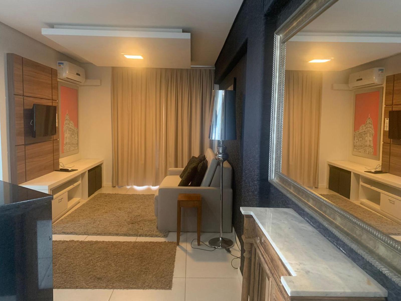 M Tower Hotel ペロタス エクステリア 写真