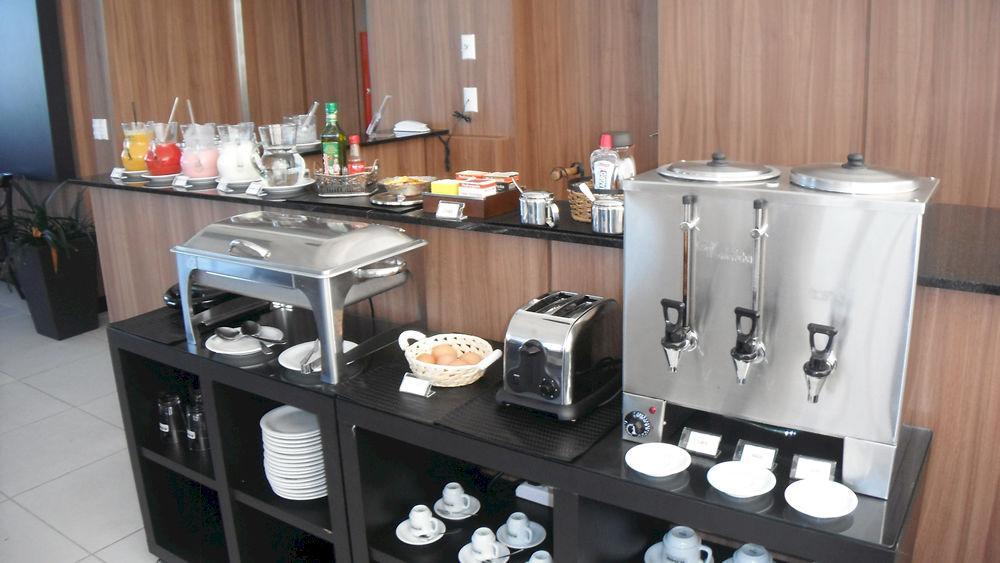M Tower Hotel ペロタス エクステリア 写真