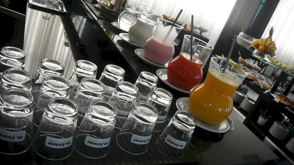M Tower Hotel ペロタス エクステリア 写真